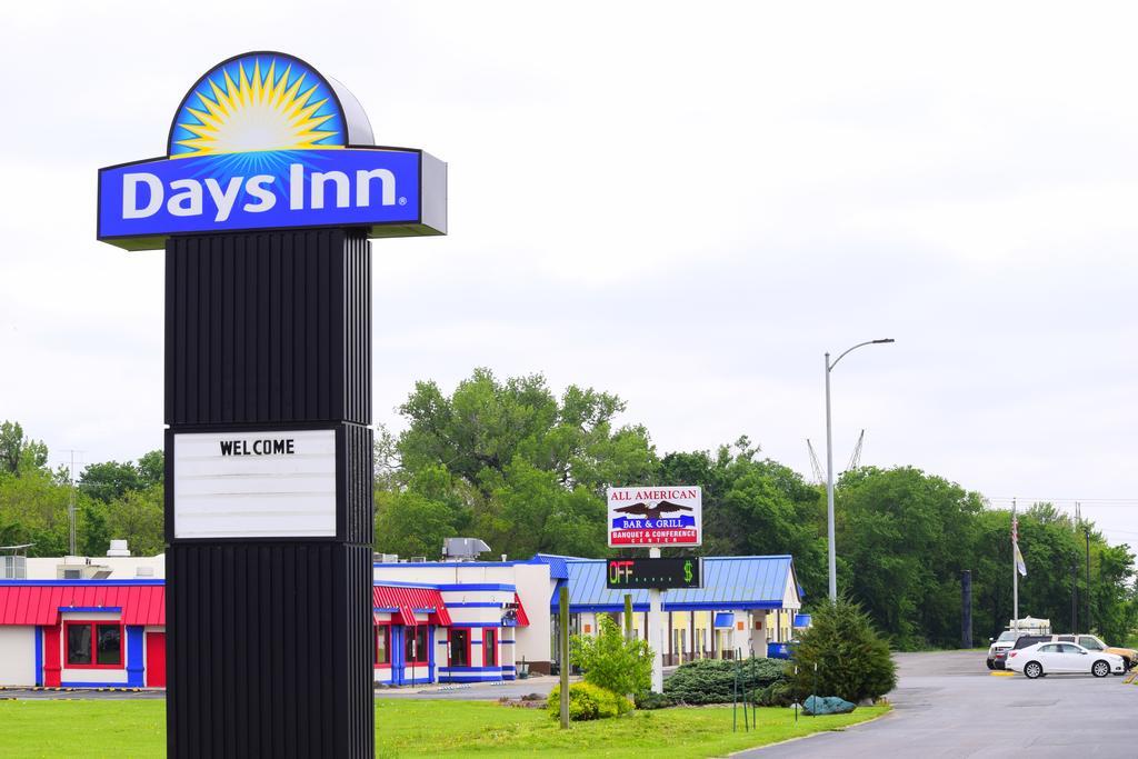 Days Inn By Wyndham Rock Falls מראה חיצוני תמונה